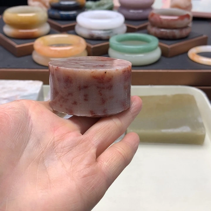 太***～石英质玉未镶嵌手镯