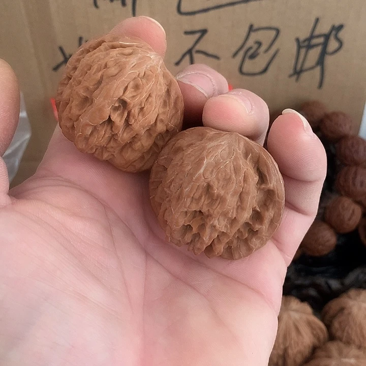 张***-核桃自家麻核桃磨盘不打药