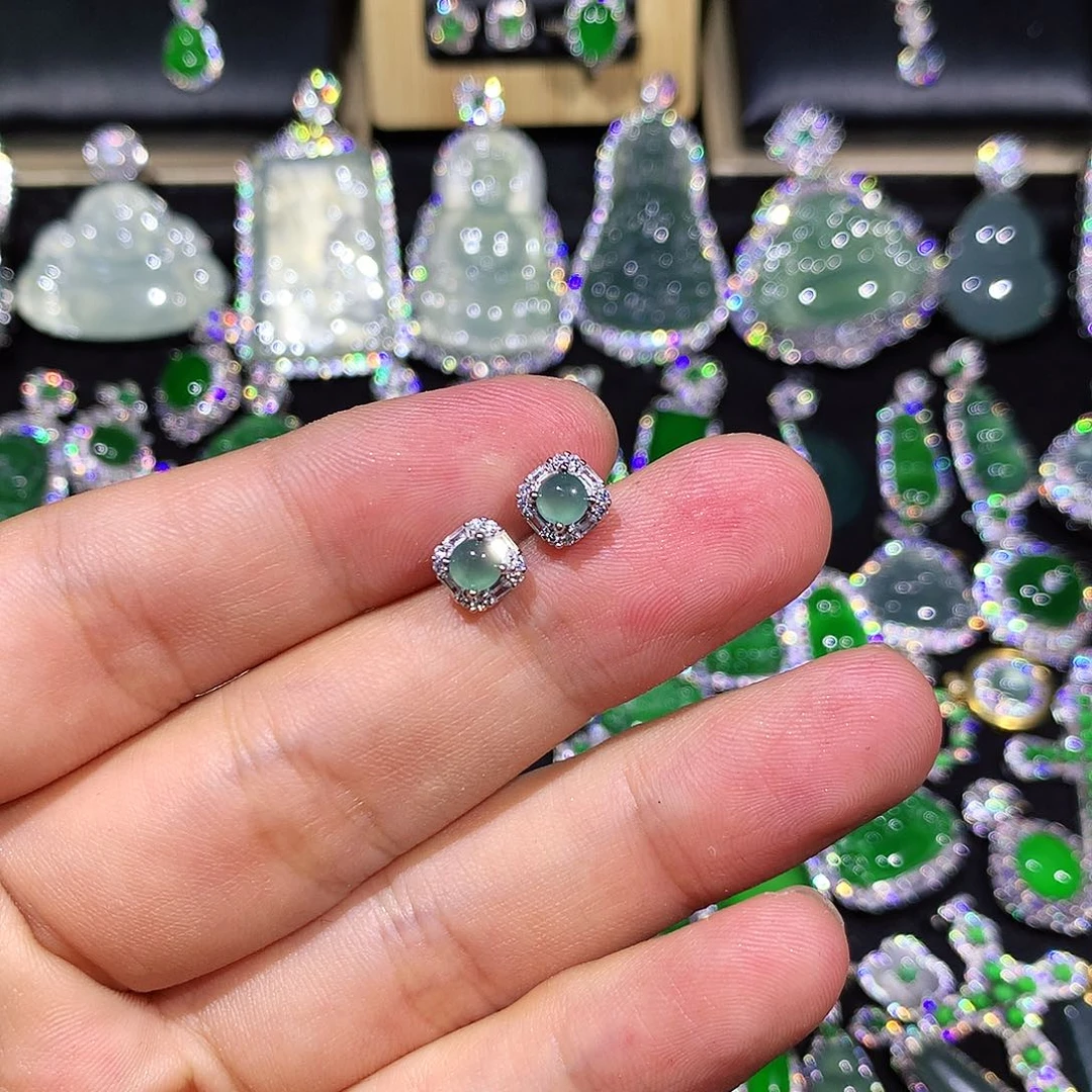 翡翠未镶嵌吊坠(赠链)