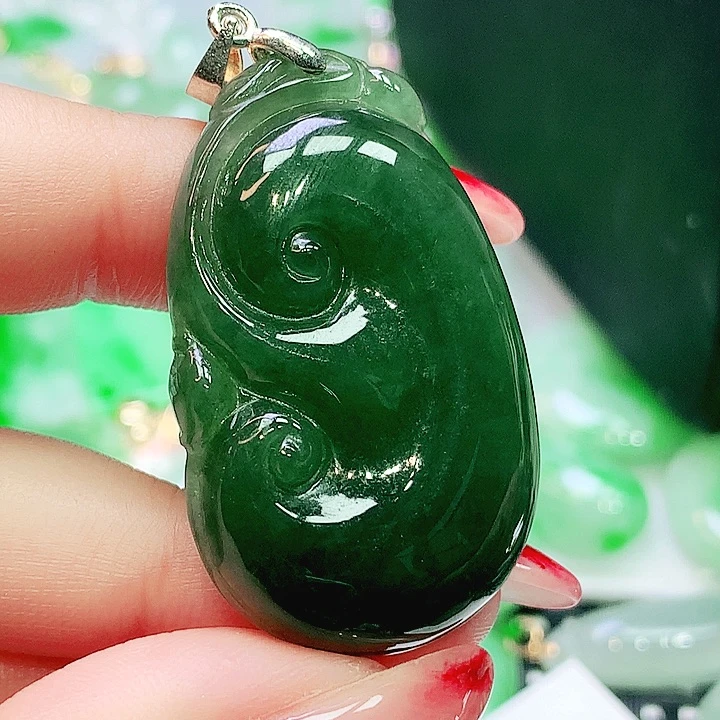 翡翠未镶嵌项圈翡翠