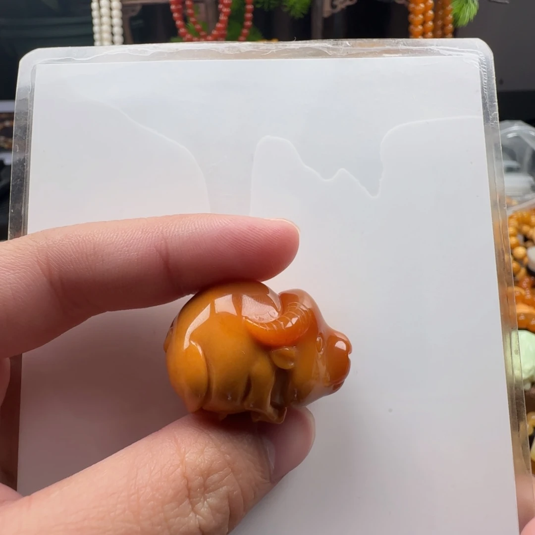 石英质玉（缅黄）未镶嵌颈饰