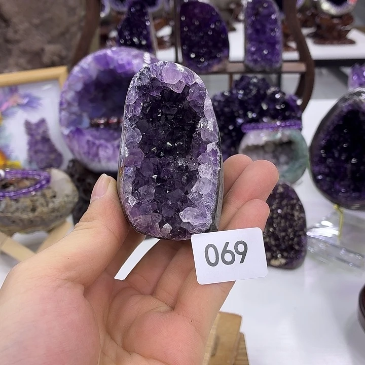 未镶嵌水晶大型摆件（非配饰）