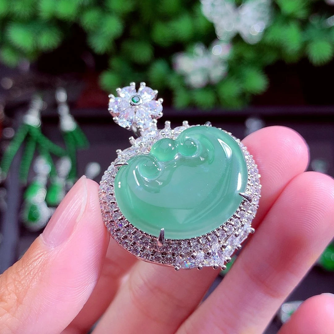 颈饰未镶嵌翡翠天然