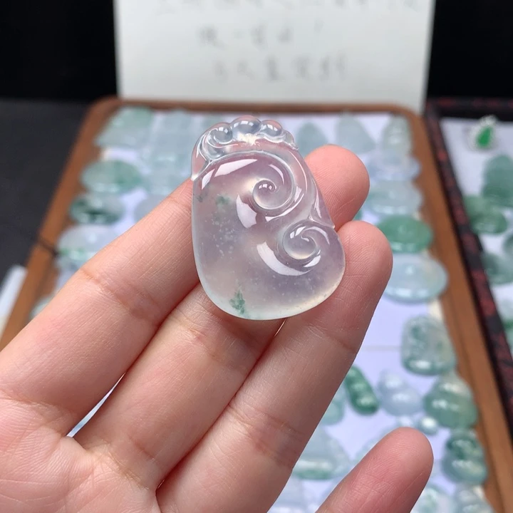 颈饰未镶嵌翡翠高冰飘花大如意