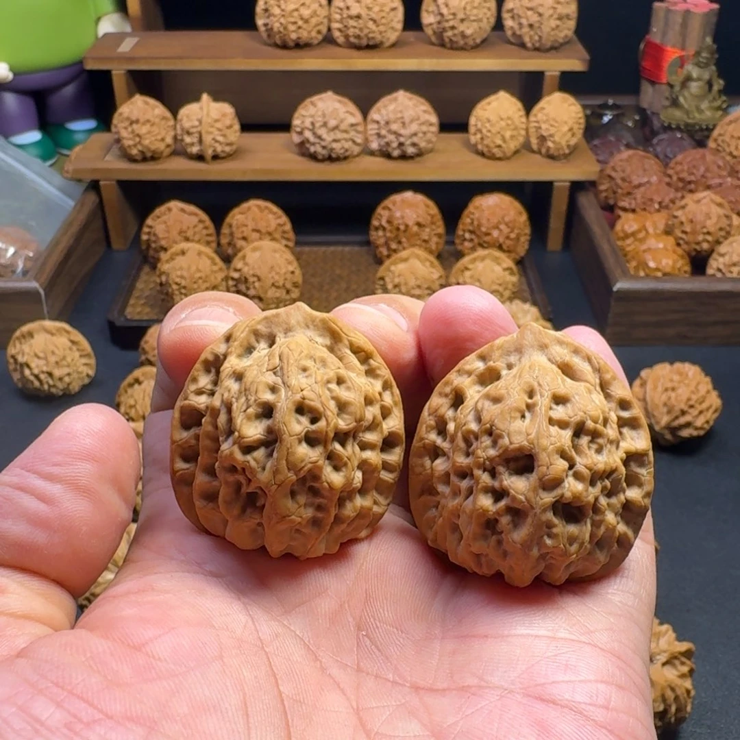 文玩核桃吊坠佛肚核桃 尺寸37