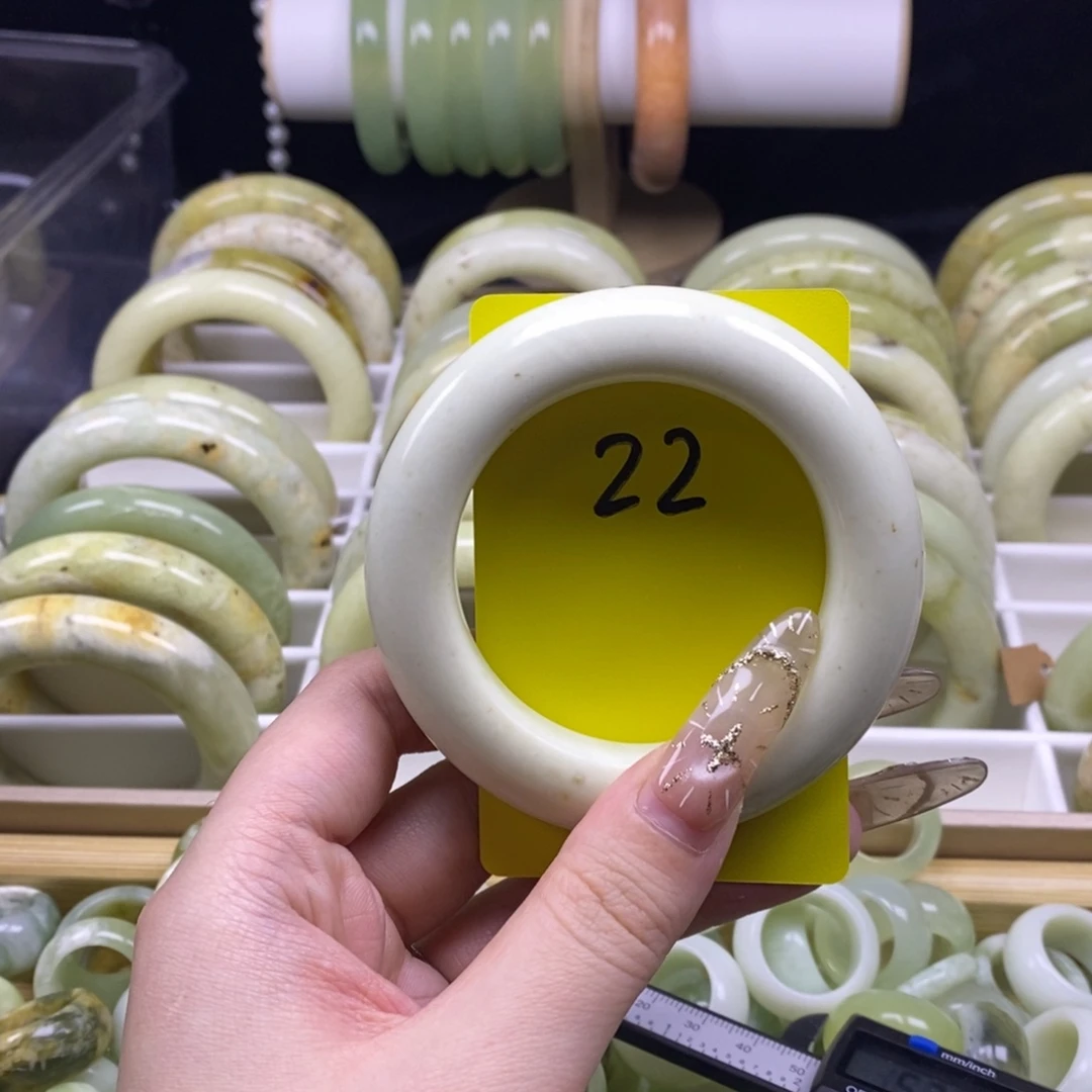 蛇纹石玉未镶嵌手镯52.3