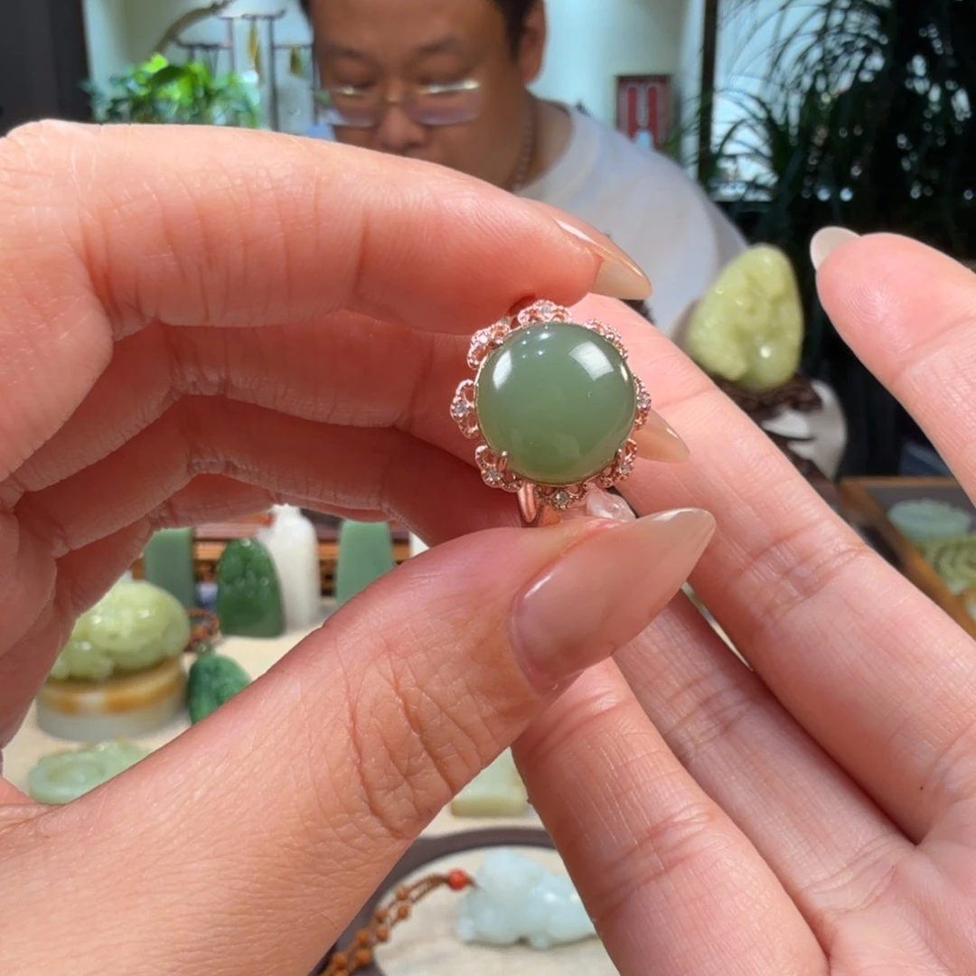 和田玉未镶嵌颈饰水**鱼