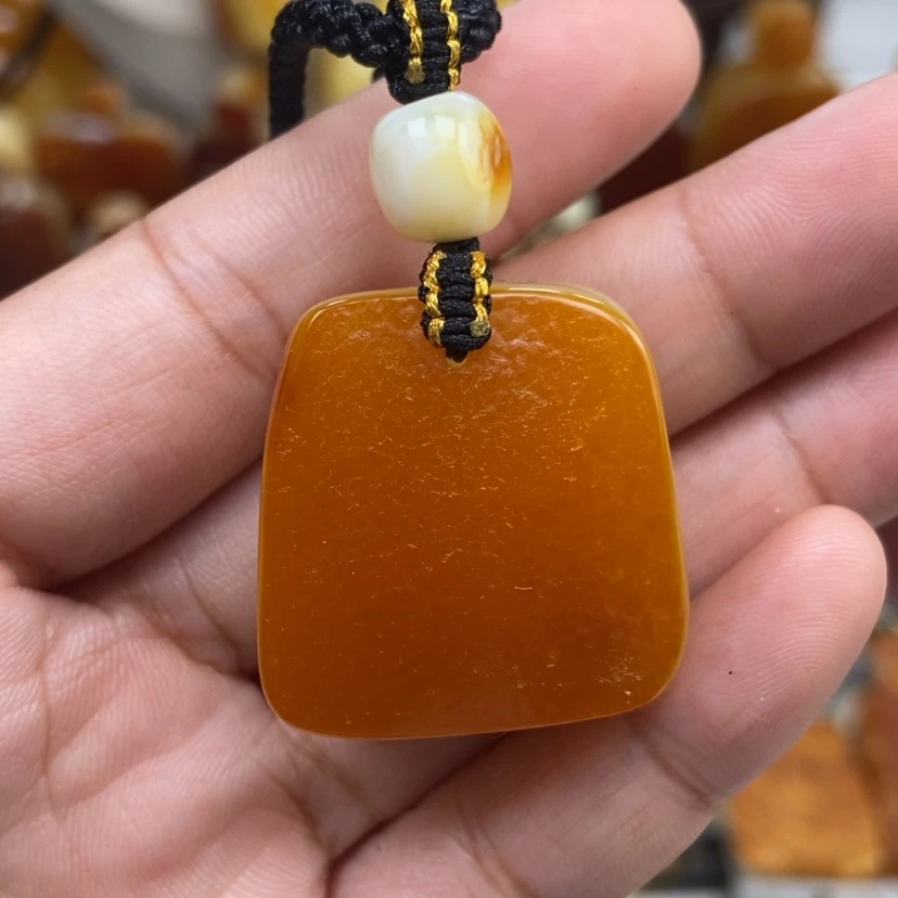 【闪购商品】琥珀颈饰未镶嵌