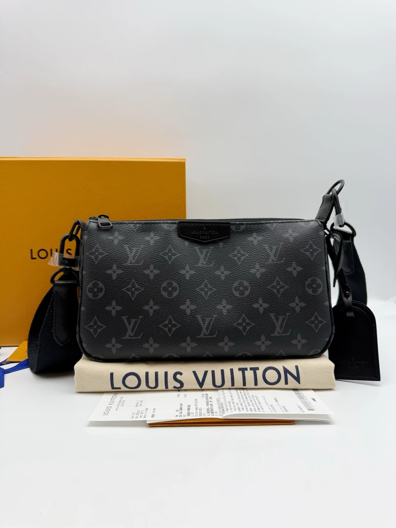 未使用 LouisVuitton/路易威登 全新字母徽标男士单肩斜挎包