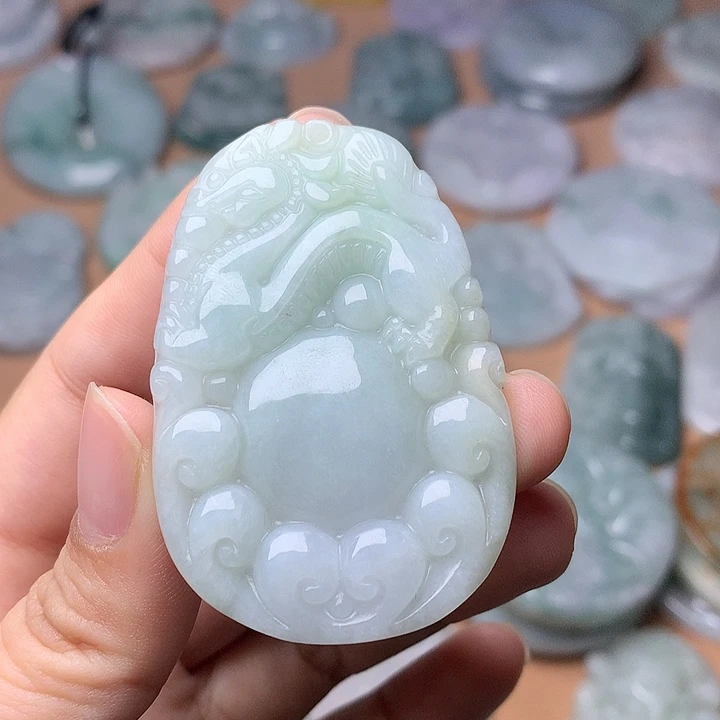 翡翠未镶嵌颈饰仿古龙