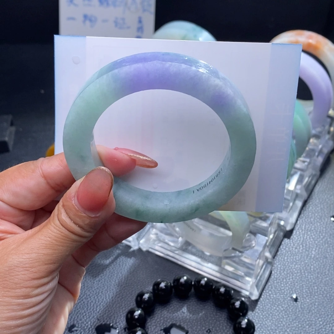 定制翡翠未镶嵌翡翠手镯