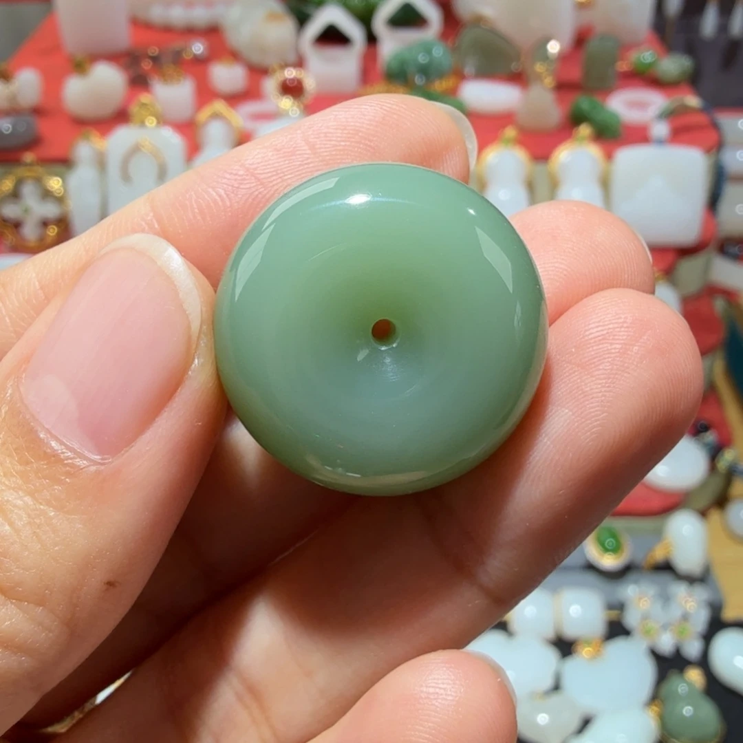 爱***憨和田玉未镶嵌颈饰