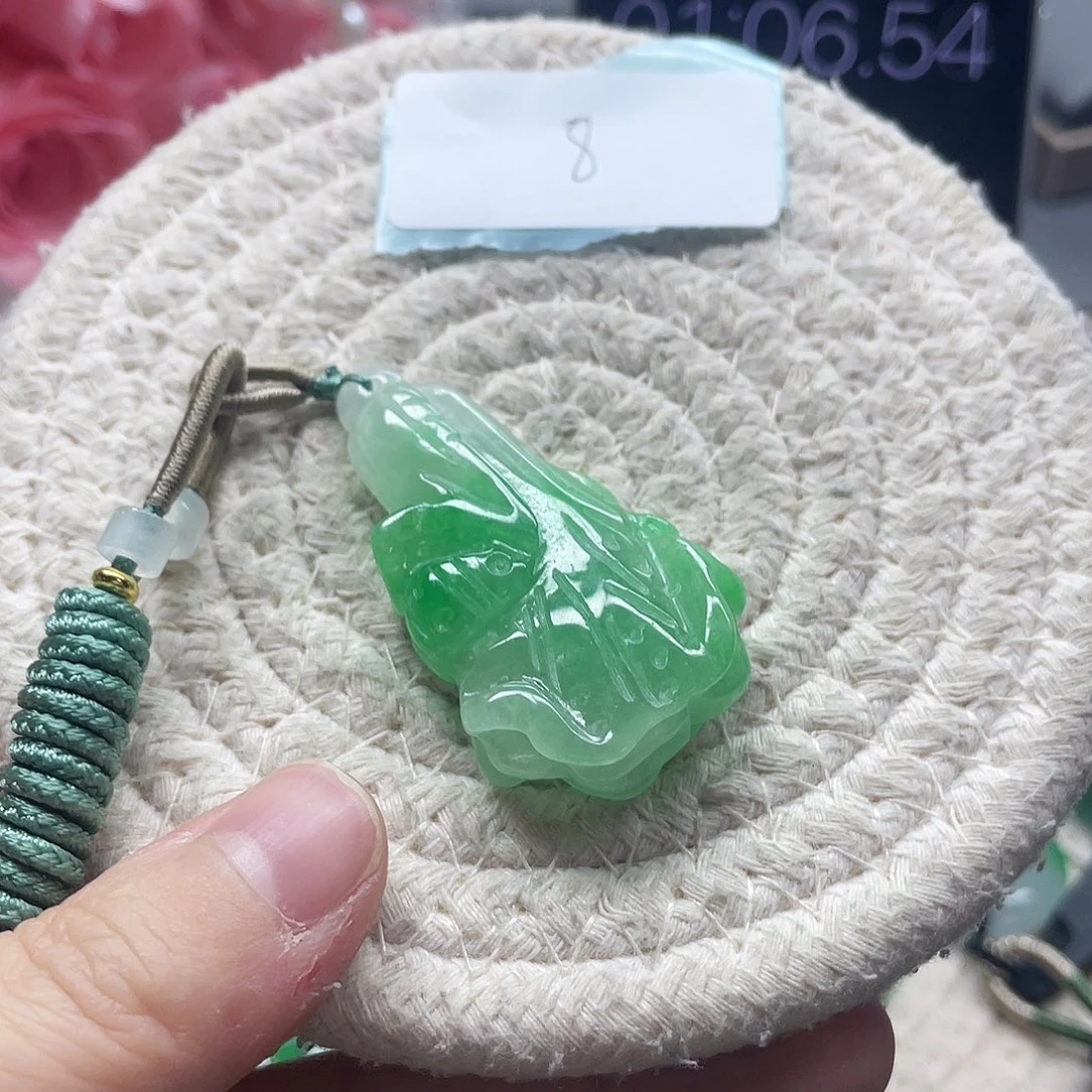 龙***哥翡翠未镶嵌颈饰翡翠吊坠