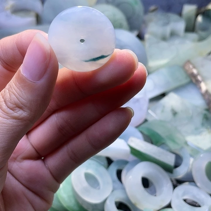 定制翡翠未镶嵌成品扣子