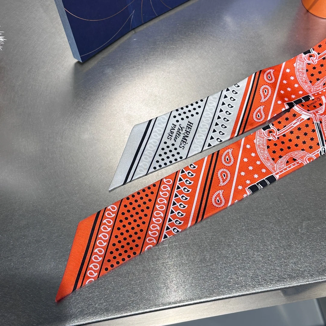 全新未使用 Hermes/爱马仕 hermes twilly丝巾(西岸)