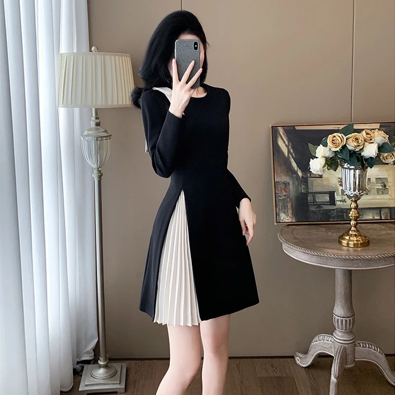 早秋流行穿搭小个子连衣裙女长袖修身显瘦温柔富家千金感百褶裙子