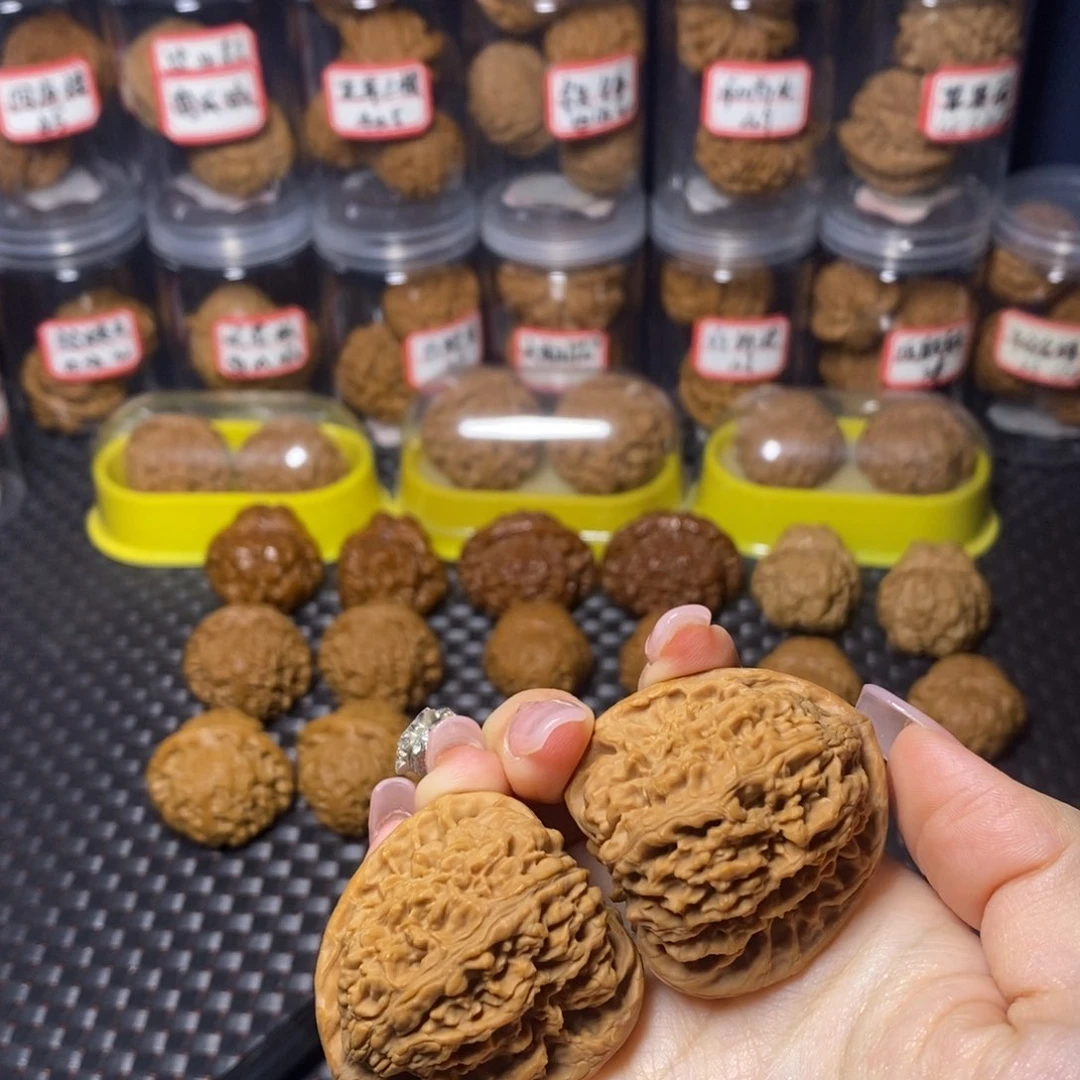 文玩核桃吊坠全家福南疆石42