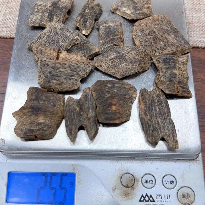 善****沉香沉香碎屑块料