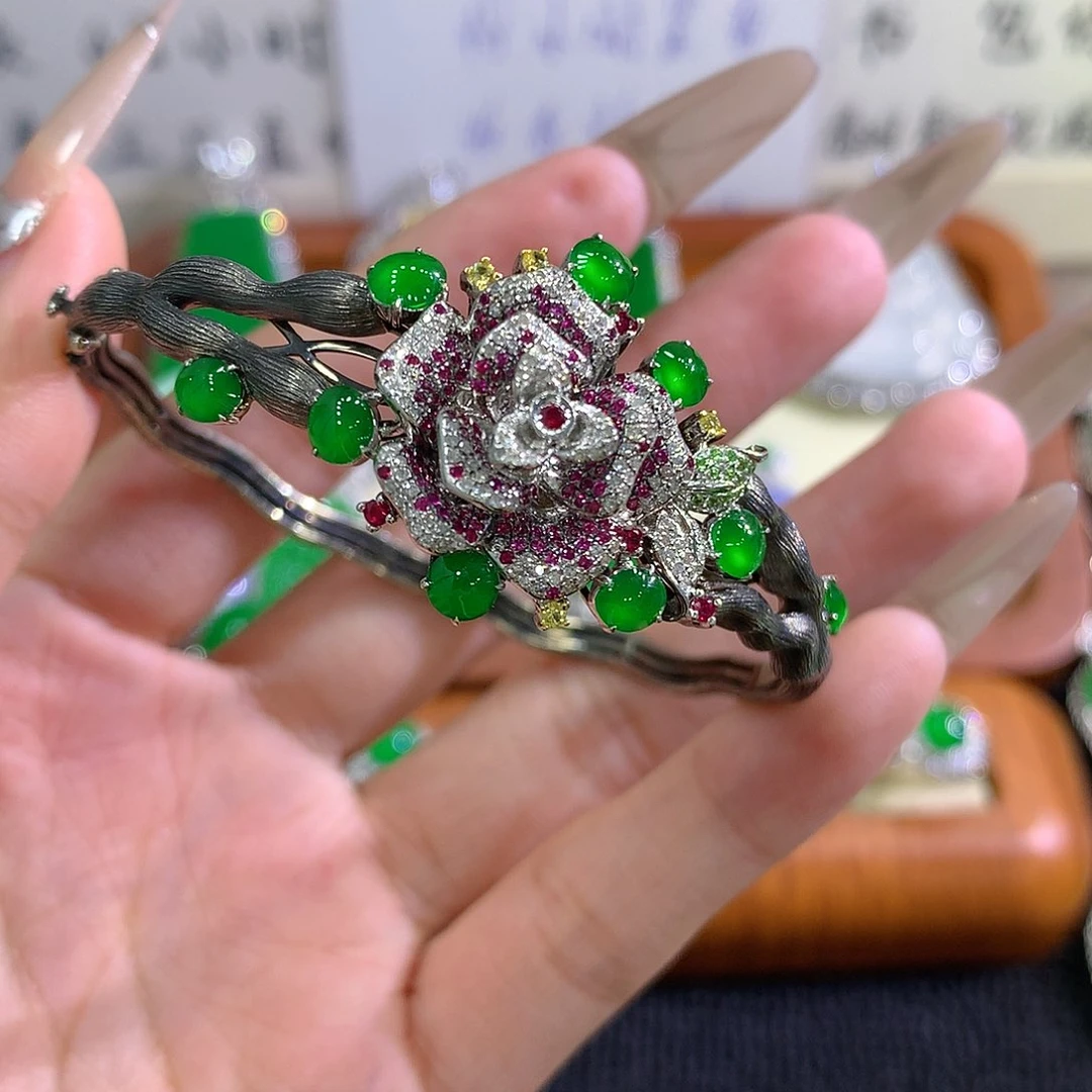 【闪购商品】翡翠手镯18K金镶嵌设计款