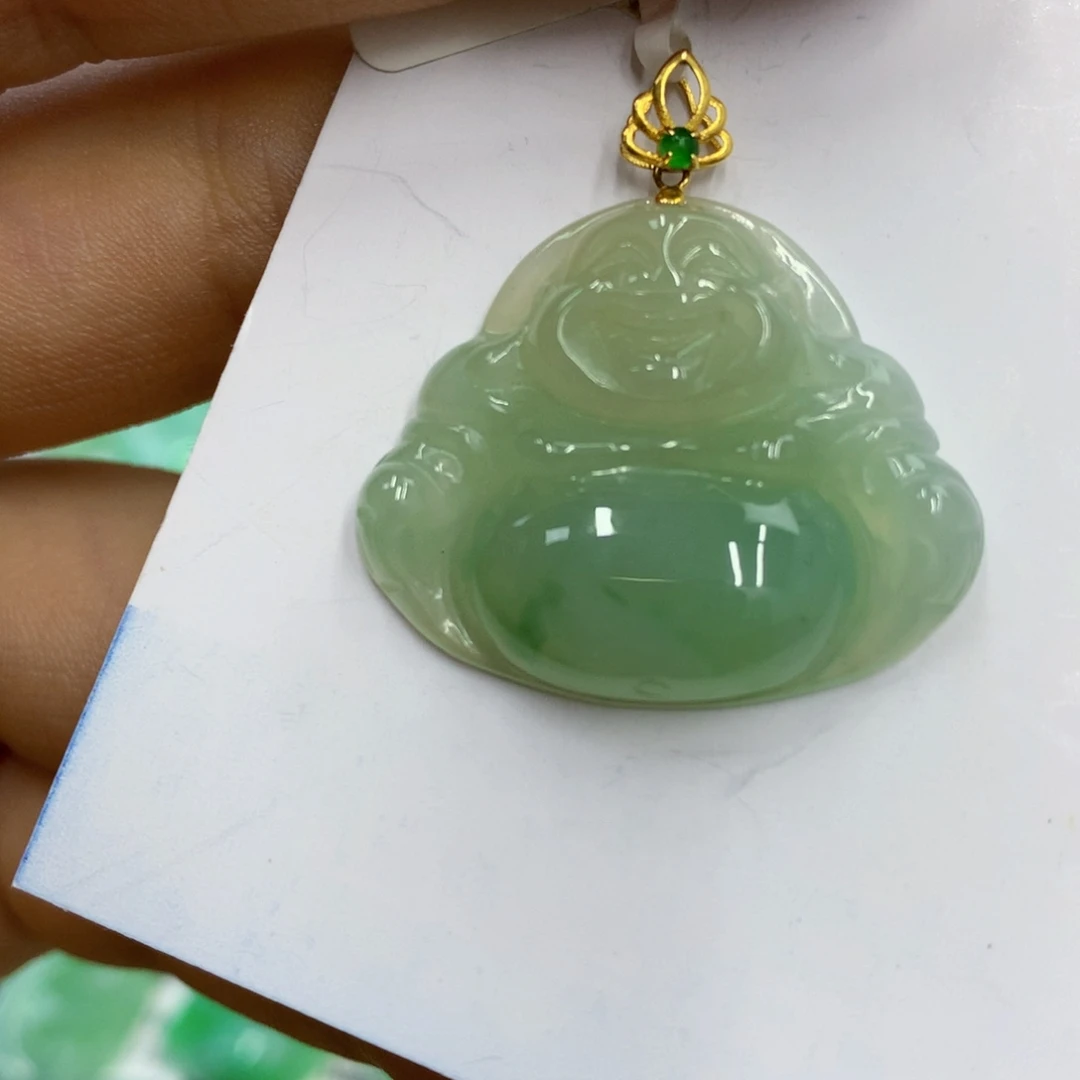 翡翠18K金镶嵌颈饰翡翠