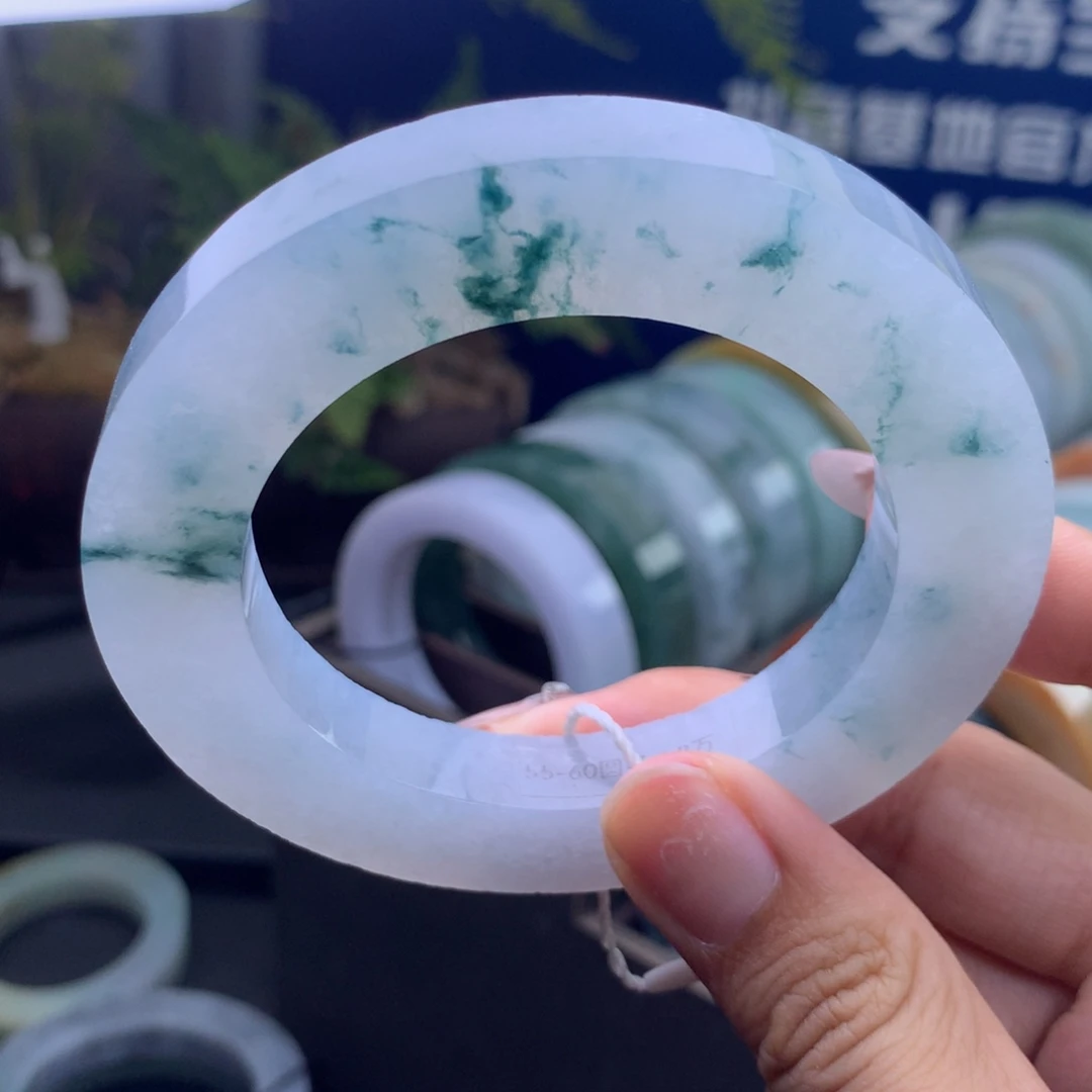 定制翡翠未镶嵌手镯不退不换