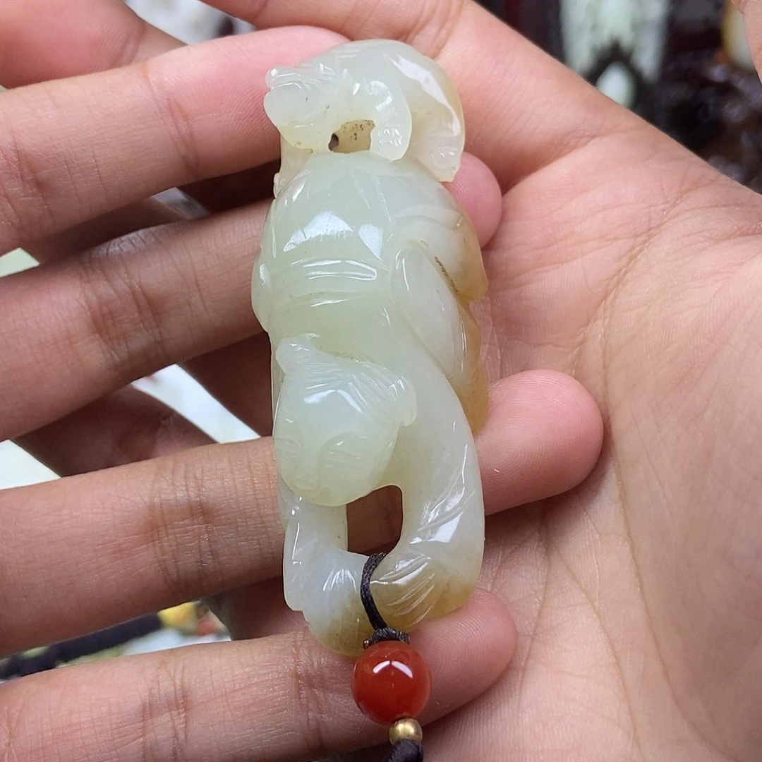 和田玉未镶嵌把件