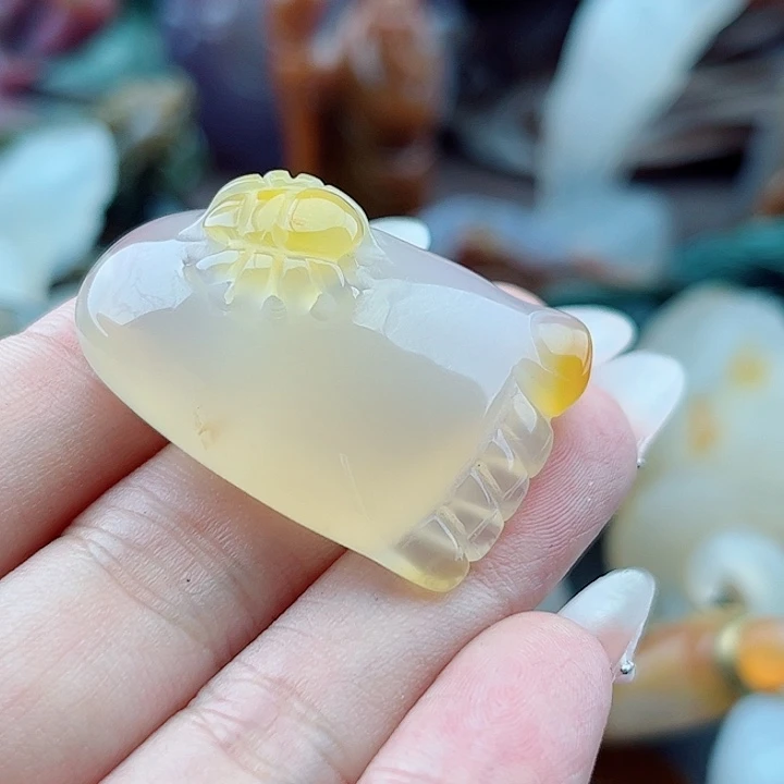 用***9玛瑙未镶嵌手饰吊坠