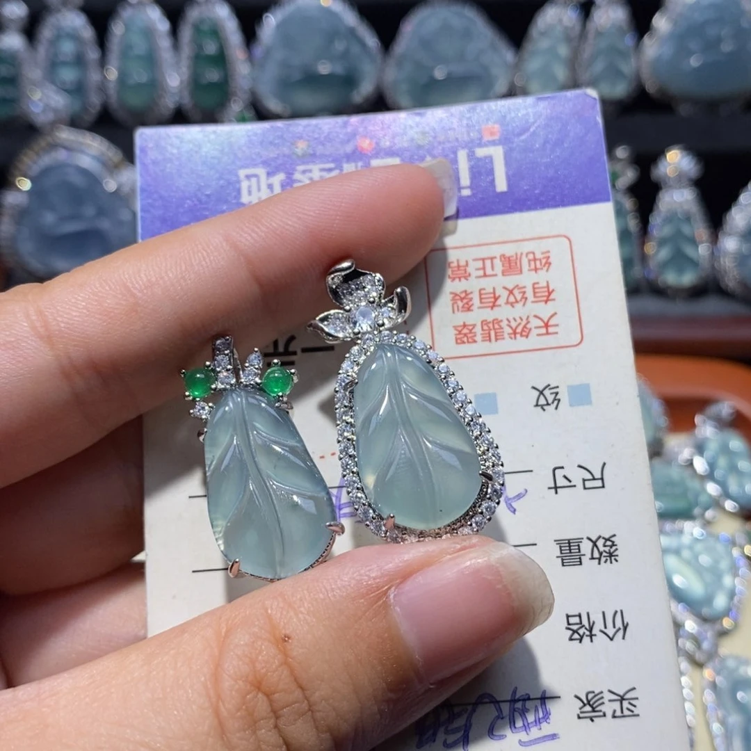 翡翠未镶嵌颈饰1***伙翡翠两个