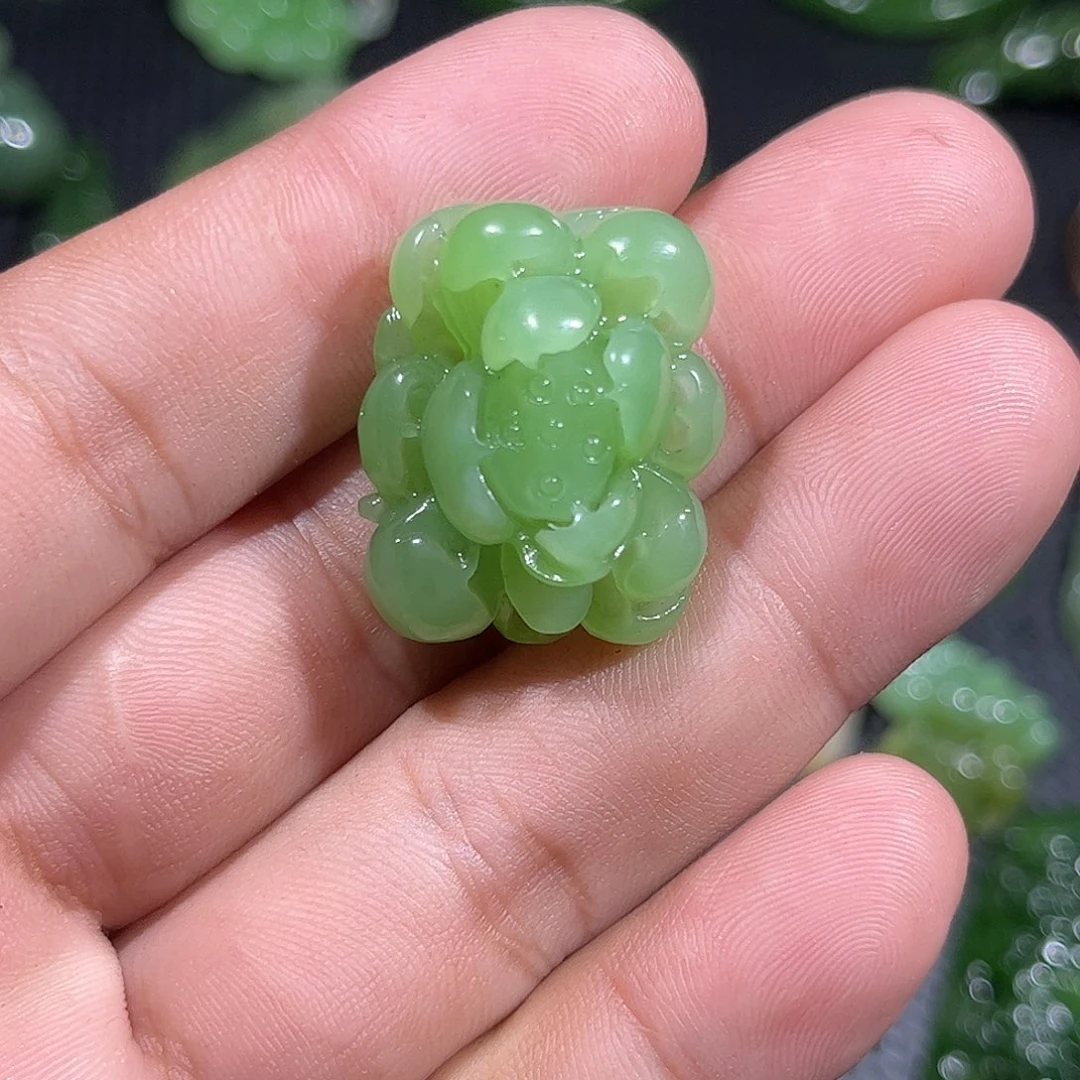 程***店和田玉未镶嵌颈饰