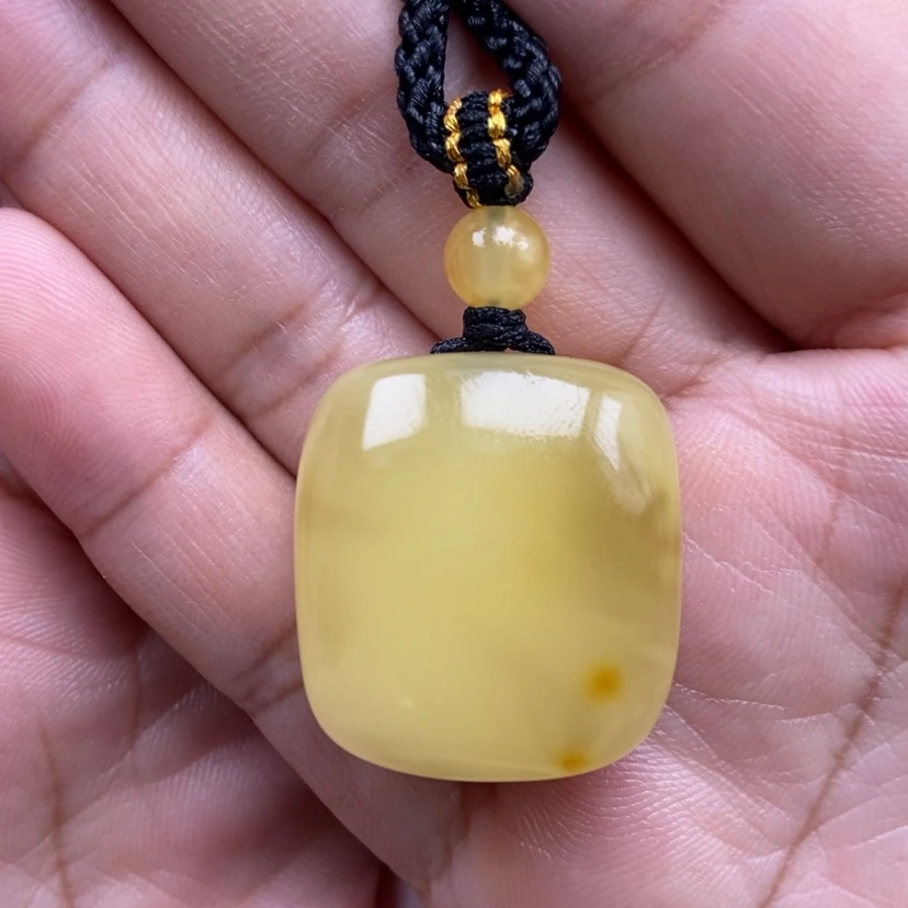 【闪购商品】琥珀颈饰未镶嵌