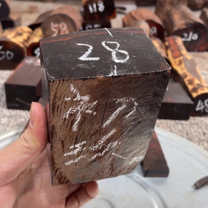 交趾黄檀（大红酸枝）