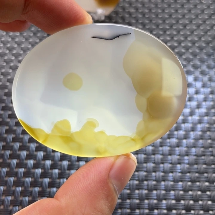 未镶嵌颈饰玛瑙/玉髓狼**抱