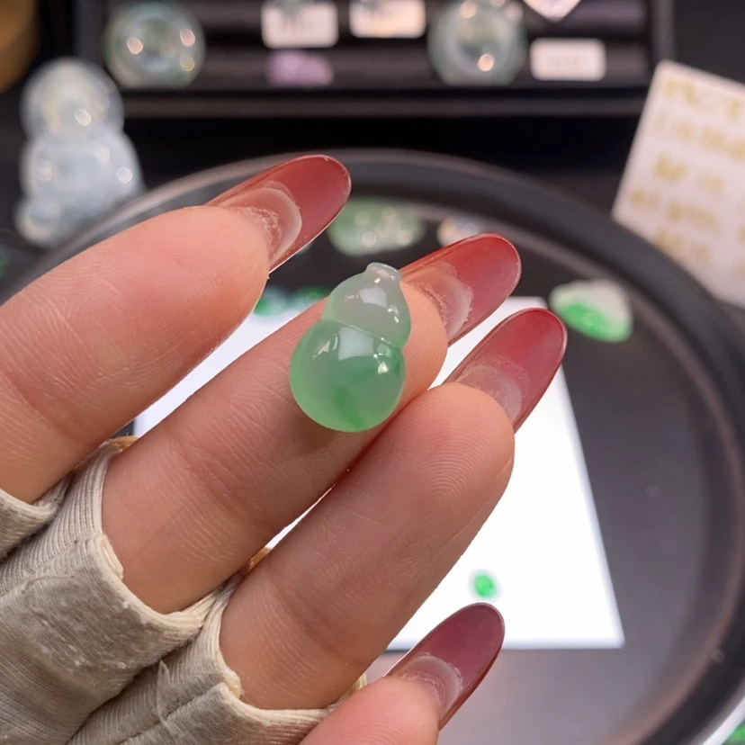 【闪购商品】翡翠挂件未镶嵌葫芦