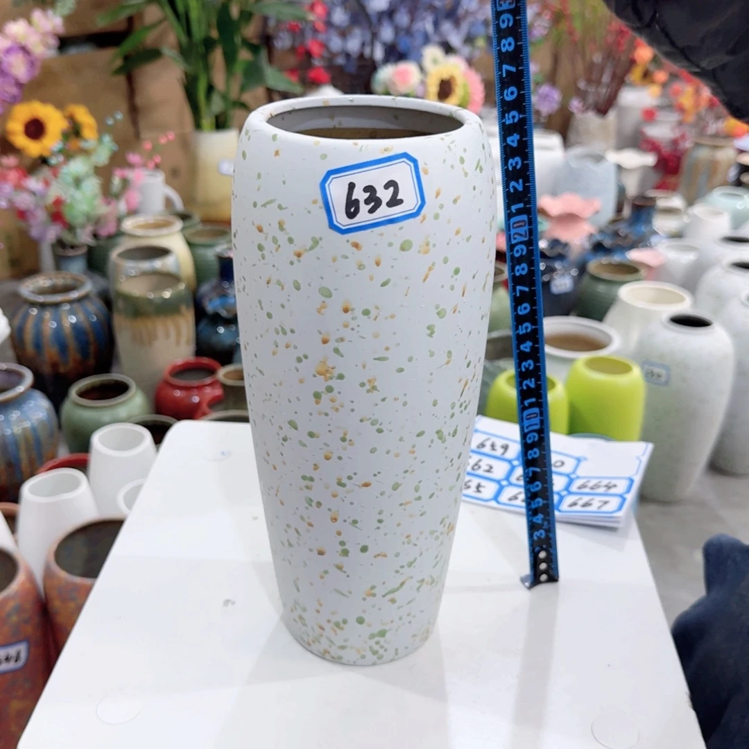 地***姐632号陶瓷高25厘米清理一个