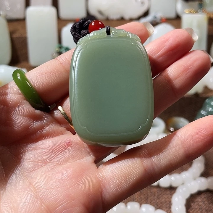 和田玉（碧玉）未镶嵌颈饰