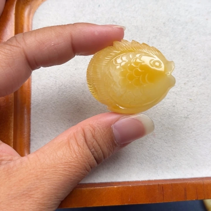 琥珀未镶嵌珠宝奇石M184号连年有鱼