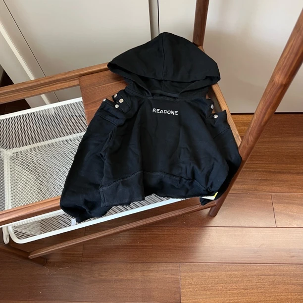 【编号R879】N24022-01-儿童衣肩暗扣连帽卫衣B黑色-NL