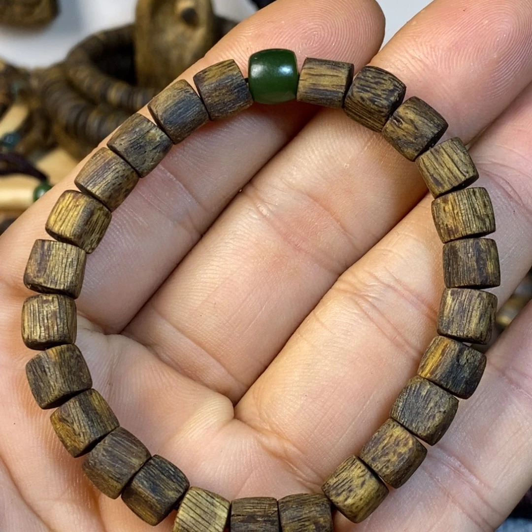 沉香碎屑沉香碎屑