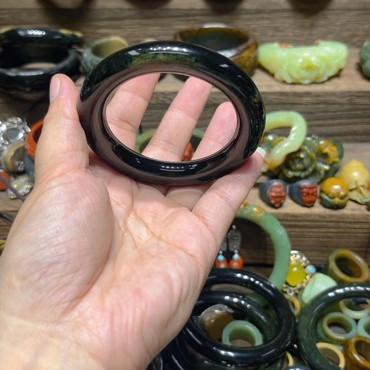 佩***姐岫岩河磨玉（透闪石质玉）未镶嵌手镯