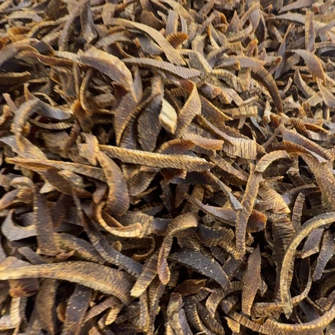 用***1香料红油切丝50克配隔火炉