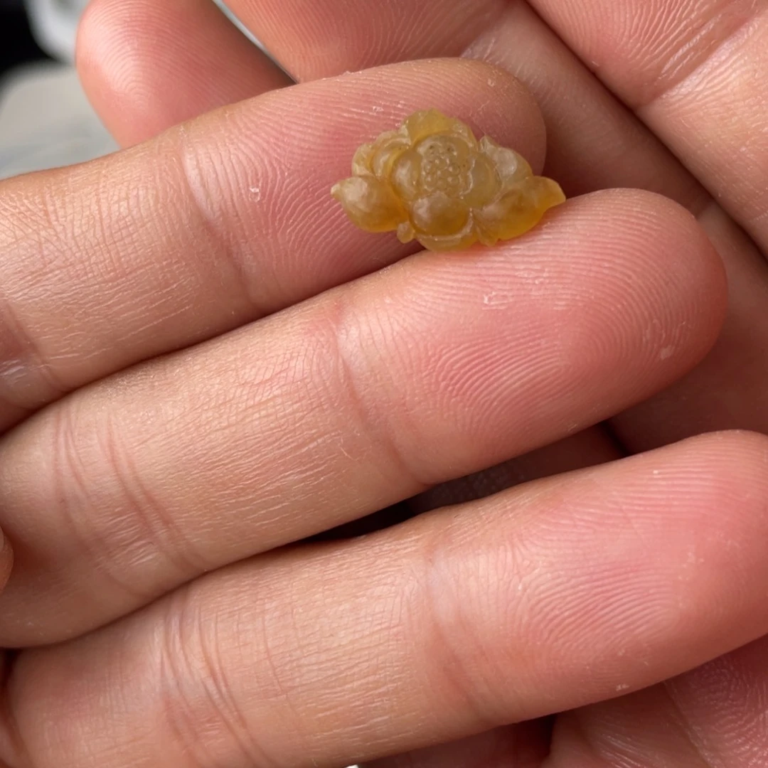 定制翡翠未镶嵌荷花