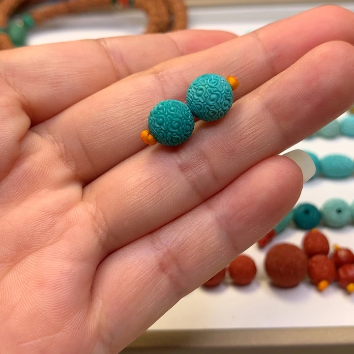 绿松石未镶嵌颈饰