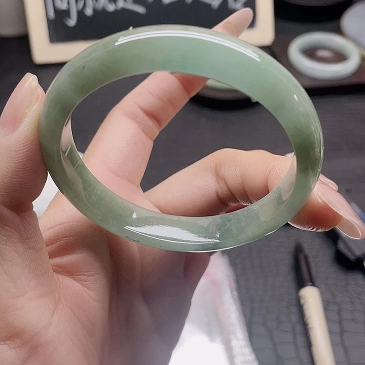 石英岩玉未镶嵌手镯45
