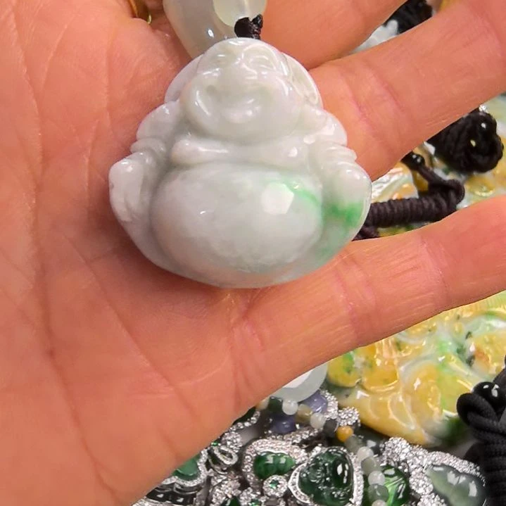 翡翠颈饰未镶嵌佛公吊坠