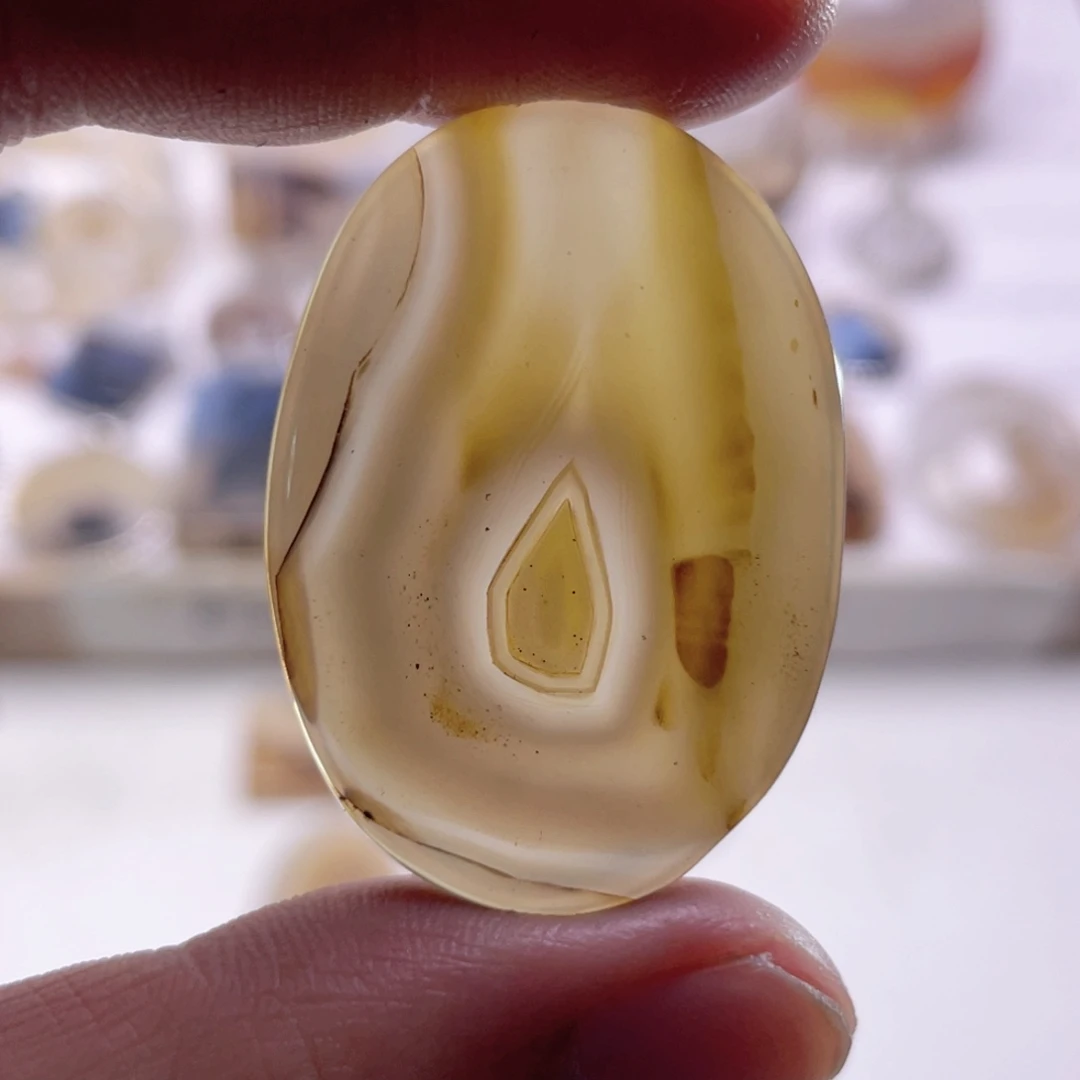 玛瑙/玉髓未镶嵌珠宝奇石