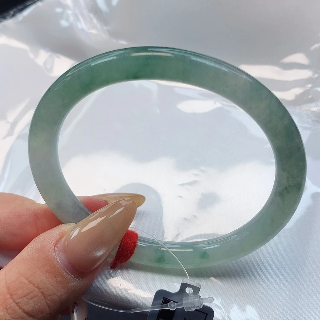 未镶嵌手镯（贵妃镯）翡翠冰透性价比