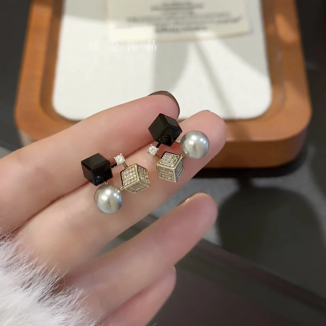 铜合金合成锆石仿珍珠耳饰 小巧简约方形韩版高级感气质通勤耳环