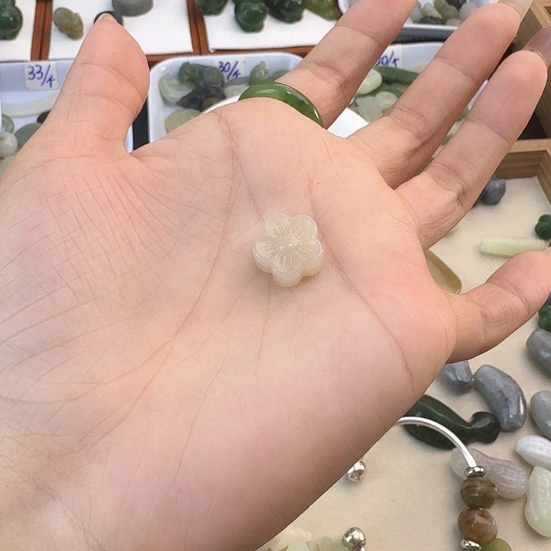 .***远颈饰未镶嵌和田玉