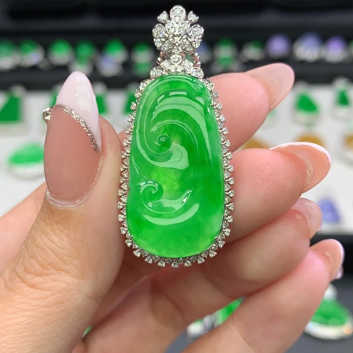 翡翠吊坠(不含链)18K金镶嵌