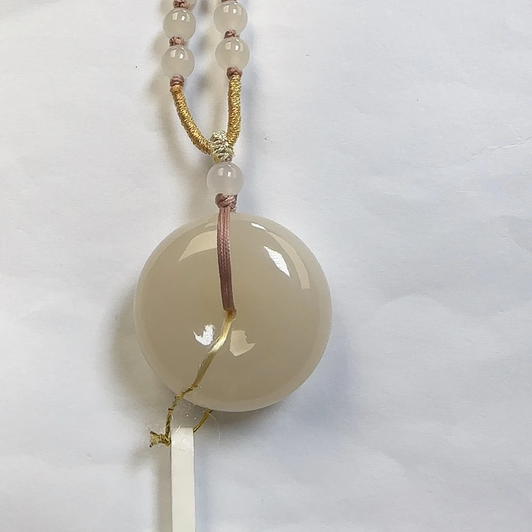 可***座和田玉未镶嵌颈饰